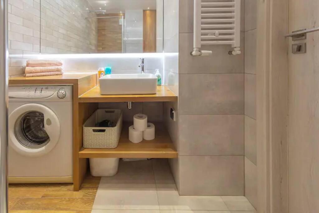 City Center-Comfortable And Stylish Apartment- P2 วอร์ซอ ภายนอก รูปภาพ